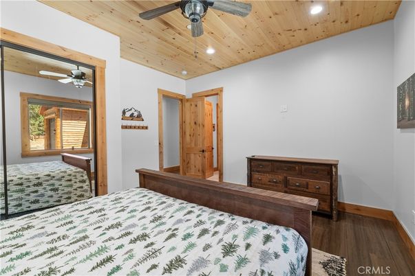 Bedroom, Interior, Recessed Lighting, Wooden Ceilings, Wood Texture Flooring