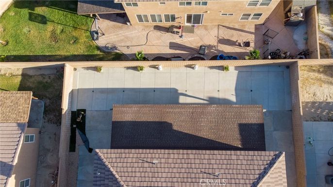 Exterior, Drone