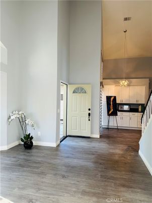Interior, Pendant Lights, Wood Texture Flooring