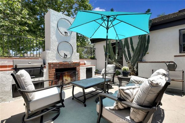 Exterior, Fireplace