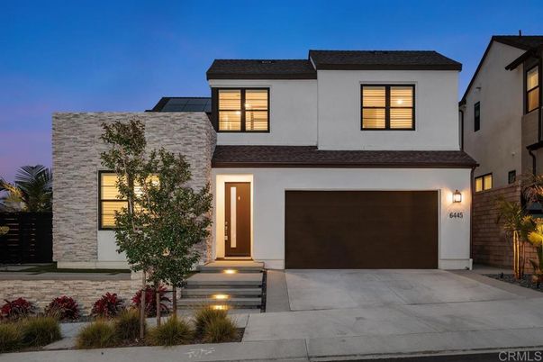 Attached, Exterior, Facade, Modern