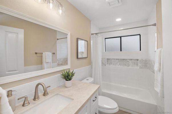 Bathroom, Interior, Recessed Lighting