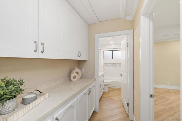 Bathroom, Interior, Recessed Lighting, Wood Texture Flooring