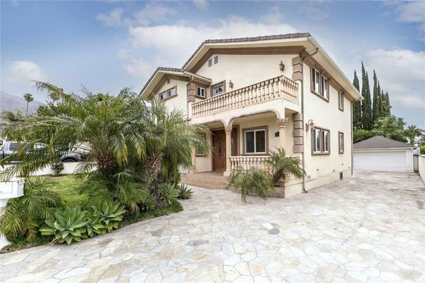 Detached Garage, Exterior, Facade, Mediterranean