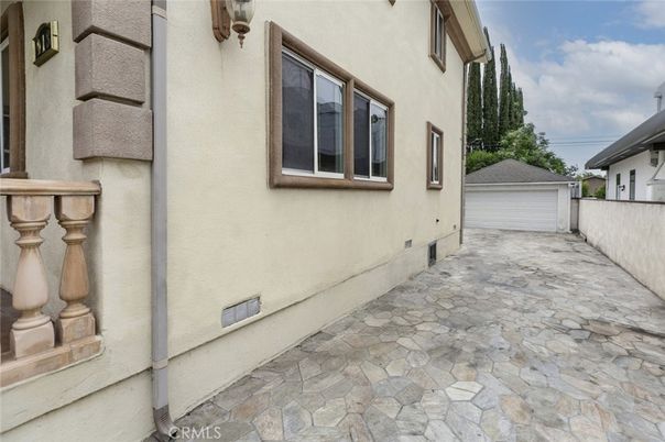 Detached Garage, Exterior