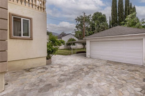Detached Garage, Exterior