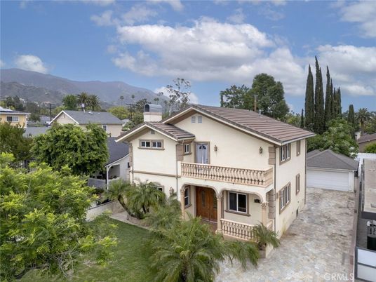 Exterior, Facade, Mediterranean