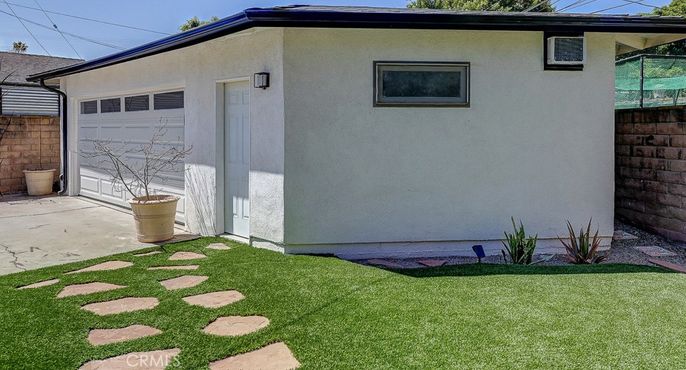 Detached Garage, Exterior