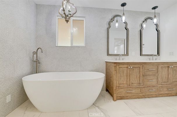 Bathroom, Chandelier, Dual Sink Vanities, Free Standing Baths, Interior, Marble, Pendant Lights