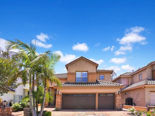 Attached, Exterior, Facade, Mediterranean