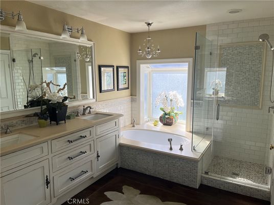 Bathroom, Chandelier, Dual Sink Vanities, Glass Shower, Interior