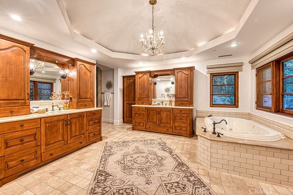 Bathroom, Chandelier, Dual Sink Vanities, Interior, Pendant Lights, Recessed Lighting