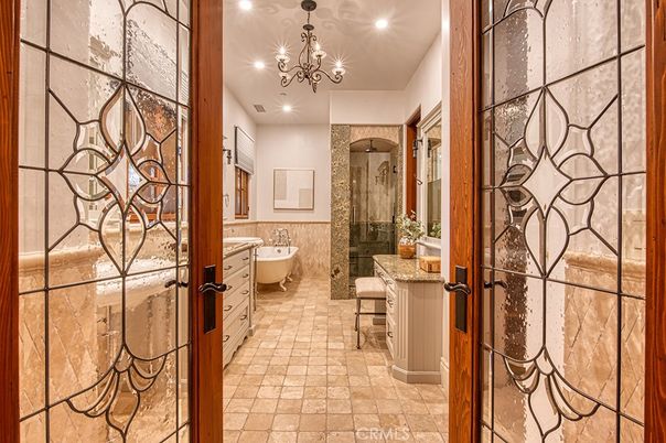 Bathroom, Chandelier, Free Standing Baths, Interior, Recessed Lighting