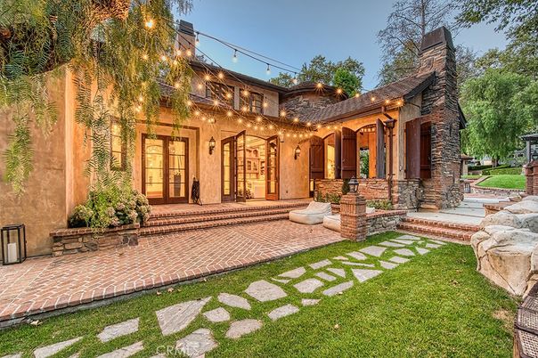 Backyard, Exterior, Facade, Mediterranean