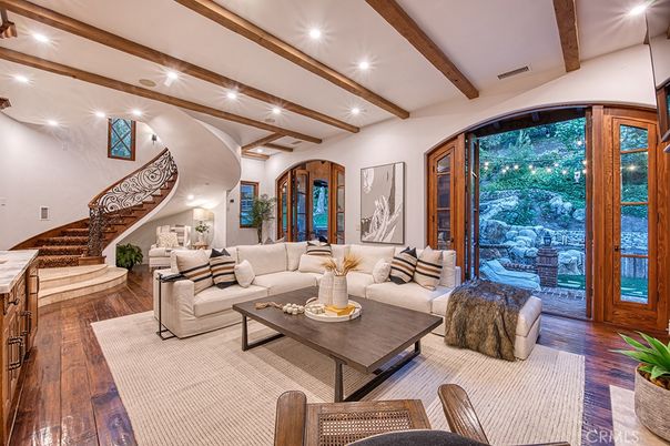 Interior, Living room, Recessed Lighting, Wooden Beams, Wood Texture Flooring