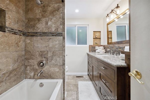 Bathroom, Dual Sink Vanities, Interior, Recessed Lighting