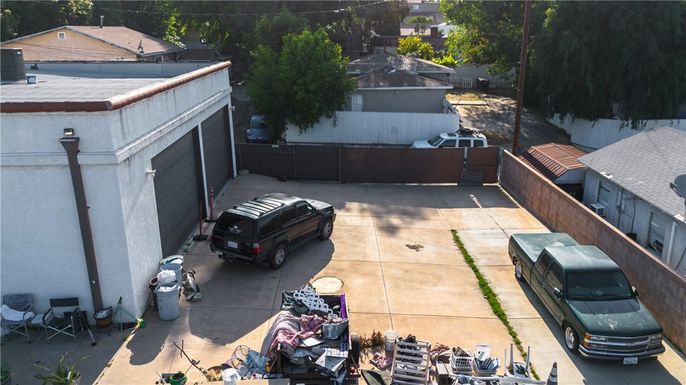 Exterior, Drone