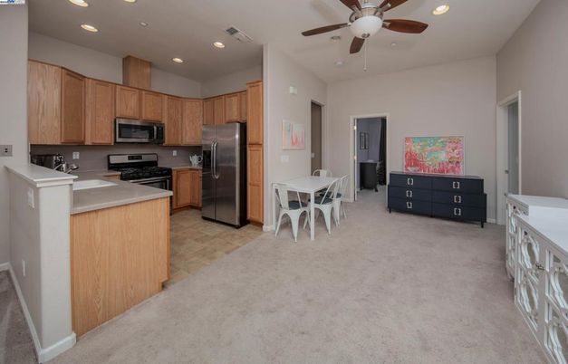 Dining room, Interior, Kitchen, Recessed Lighting, Stainless Steel Appliances