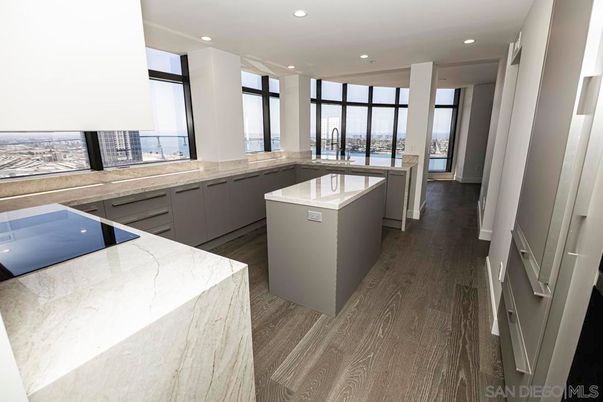 Interior, Kitchen, Recessed Lighting, Water, Wood Texture Flooring