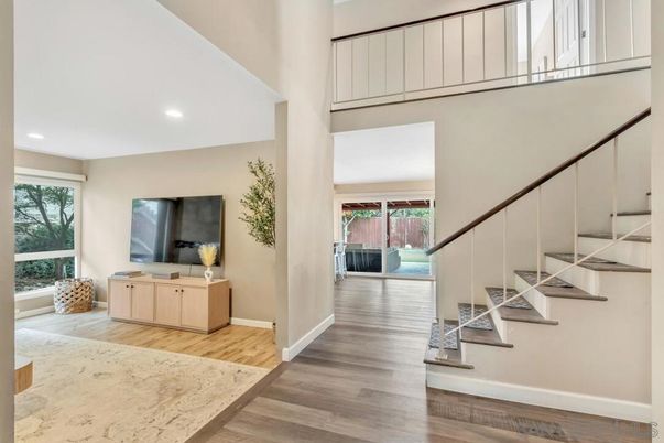 Interior, Recessed Lighting, Wood Texture Flooring