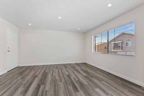 Empty room, Interior, Recessed Lighting, Wood Texture Flooring