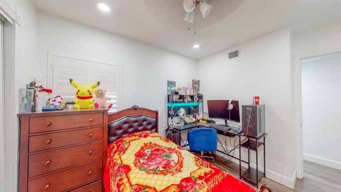 Home Office, Interior, Recessed Lighting, Wood Texture Flooring
