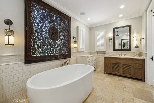 Bathroom, Dual Sink Vanities, Free Standing Baths, Interior, Recessed Lighting