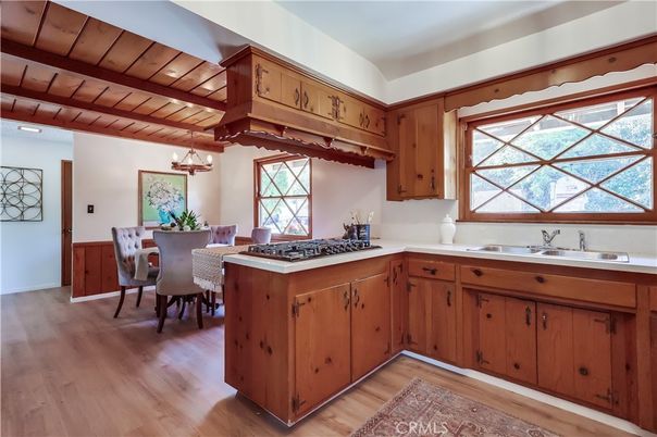 Dining room, Interior, Kitchen, Pendant Lights, Recessed Lighting, Wooden Beams, Wooden Ceilings, Wood Texture Flooring