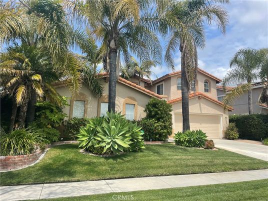 Attached, Exterior, Facade, Mediterranean