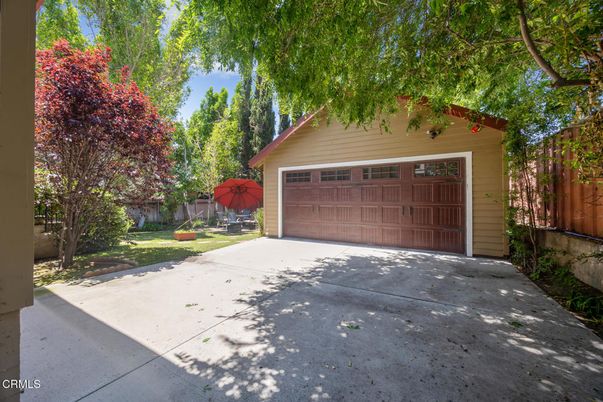 Detached Garage, Exterior