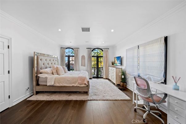 Bedroom, Home Office, Interior, Recessed Lighting, Wood Texture Flooring