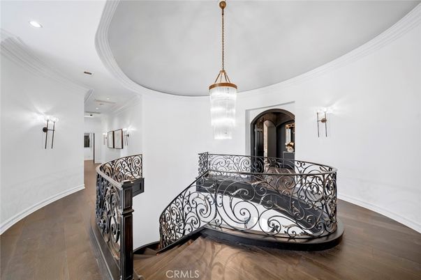 Interior, Pendant Lights, Recessed Lighting, Wood Texture Flooring