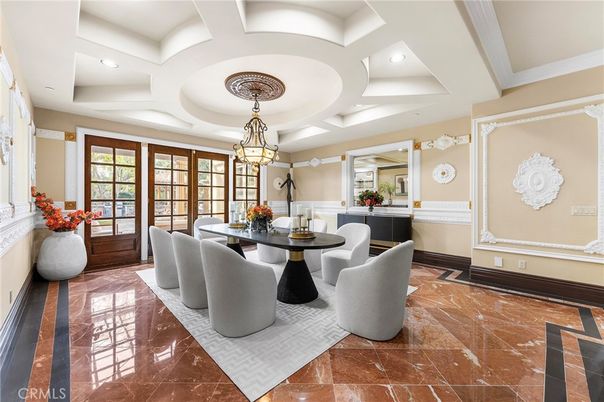 Chandelier, Dining room, Interior, Living room, Pendant Lights, Recessed Lighting