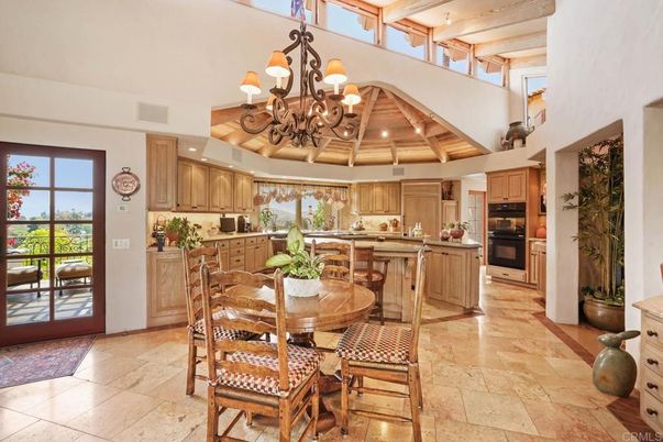 Chandelier, Dining room, Interior, Kitchen, Recessed Lighting, Stainless Steel Appliances