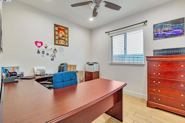 Home Office, Interior, Recessed Lighting, Wood Texture Flooring