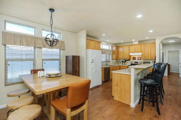 Dining room, Interior, Kitchen, Pendant Lights, Recessed Lighting, Wood Texture Flooring