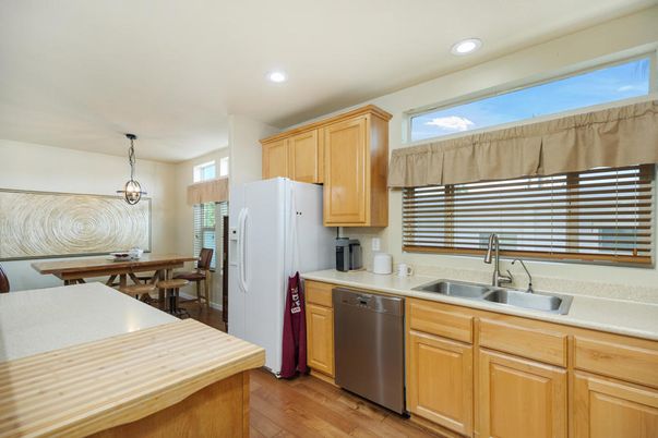 Dining room, Interior, Kitchen, Pendant Lights, Recessed Lighting, Wood Texture Flooring