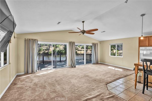 Empty room, Interior, Pendant Lights
