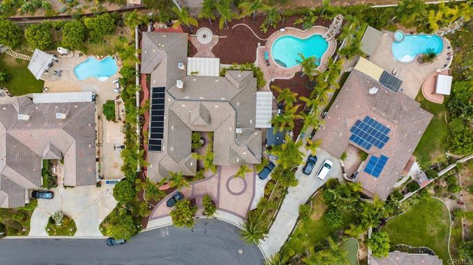 Exterior, Drone