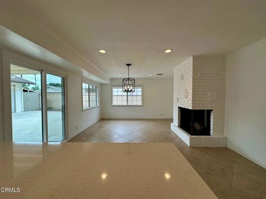 Empty room, Fireplace, Interior, Pendant Lights, Recessed Lighting