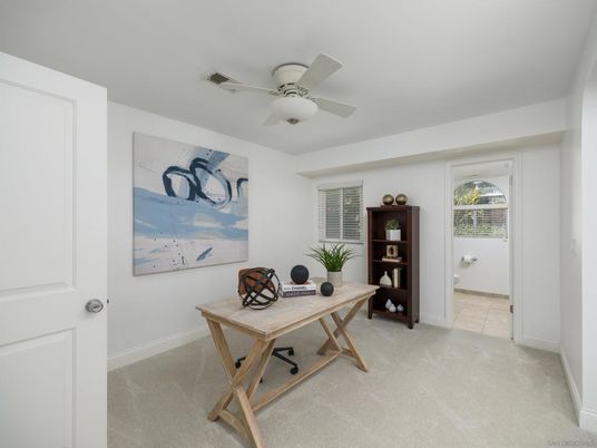 Home Office, Interior