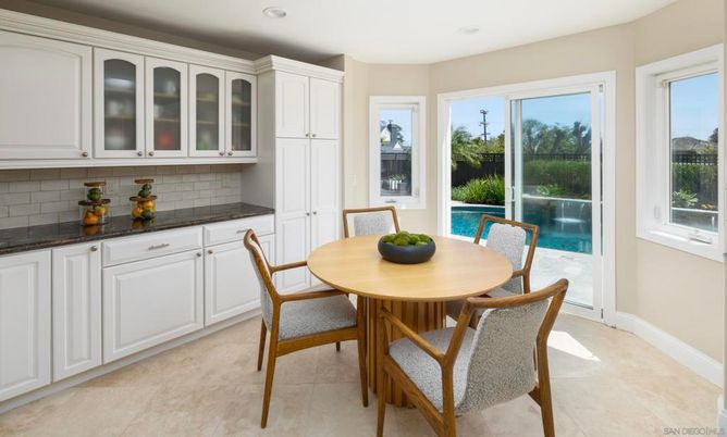 Dining room, Interior, Recessed Lighting