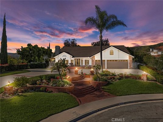 Attached, Exterior, Facade, Ranch