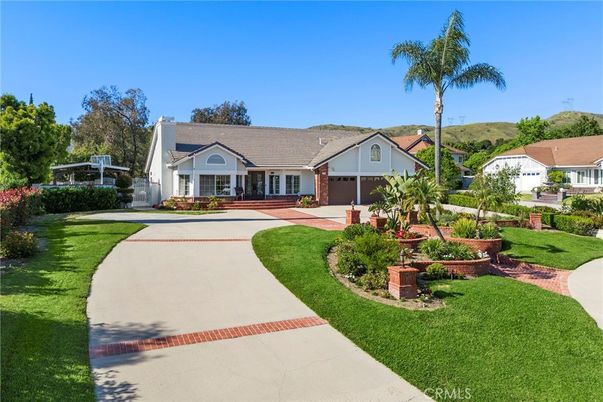 Backyard, Exterior, Facade, Ranch