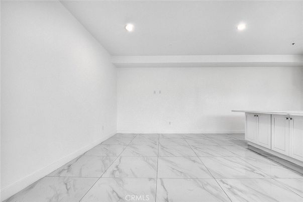 Empty room, Interior, Marble, Recessed Lighting