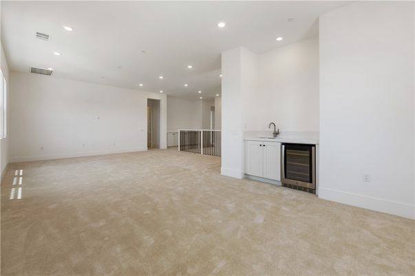 Empty room, Interior, Recessed Lighting