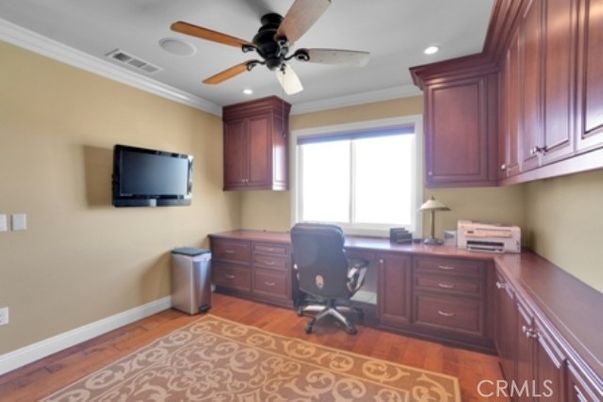 Home Office, Interior, Recessed Lighting, Wood Texture Flooring