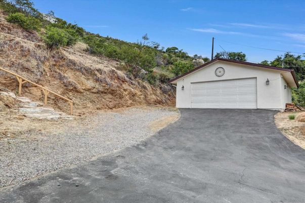 Detached Garage, Exterior