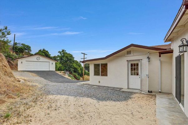 Backyard, Detached Garage, Exterior