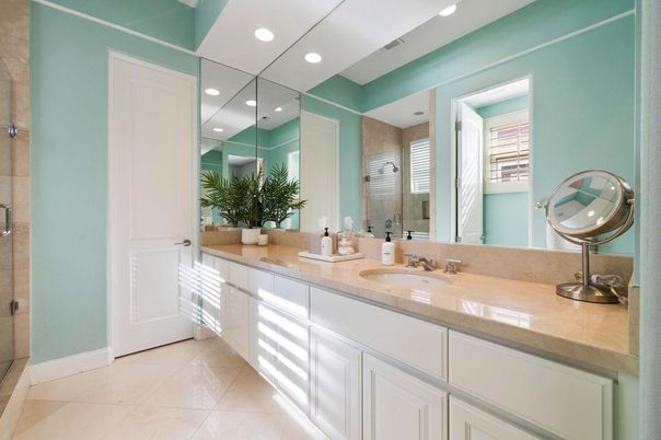 Bathroom, Dual Sink Vanities, Interior, Recessed Lighting